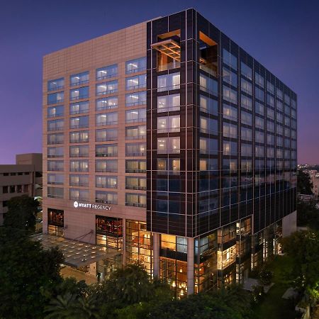 Hotel Hyatt Regency Ahmedabad Exterior foto The Hyatt Regency Hotel in San Francisco