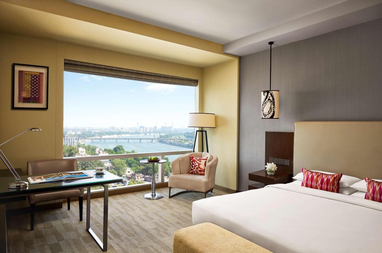 Hotel Hyatt Regency Ahmedabad Exterior foto A room at the Taj Bengal