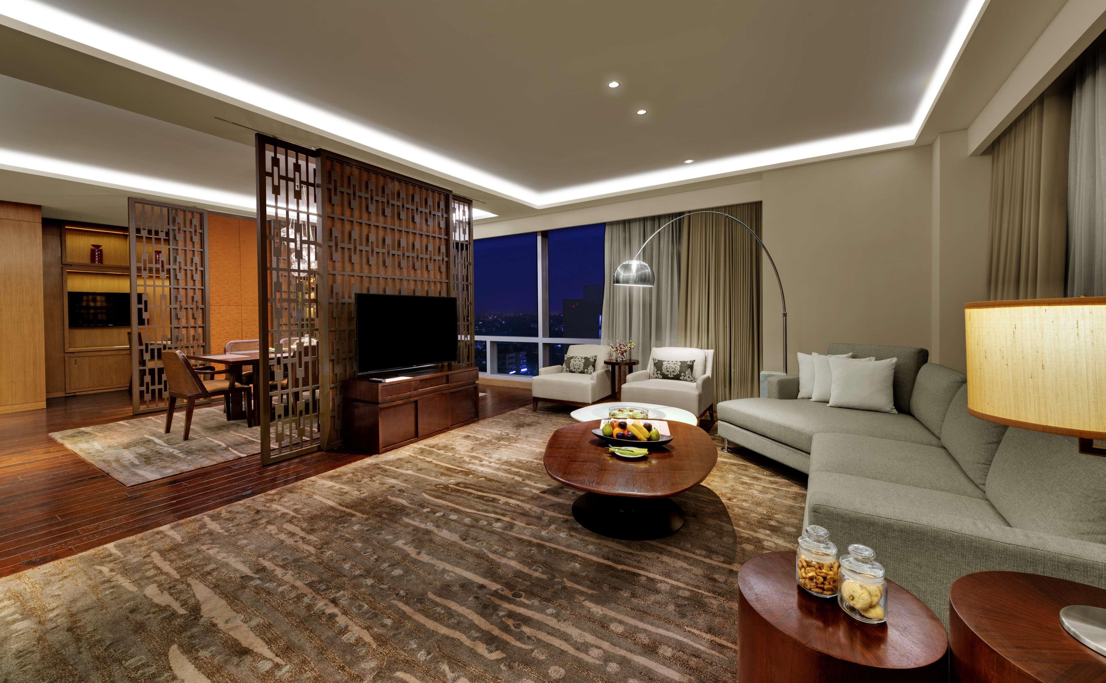 Hotel Hyatt Regency Ahmedabad Exterior foto A suite at the hotel